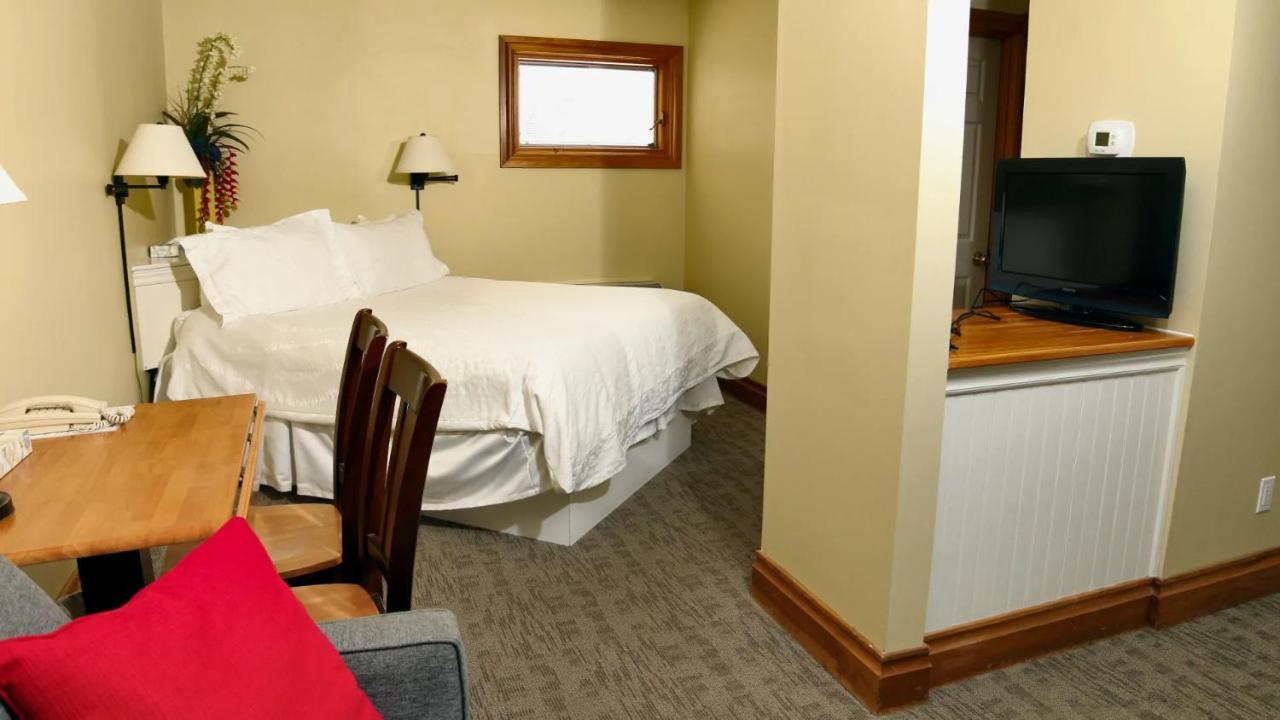 Kettle Creek Inn Port Stanley Bagian luar foto