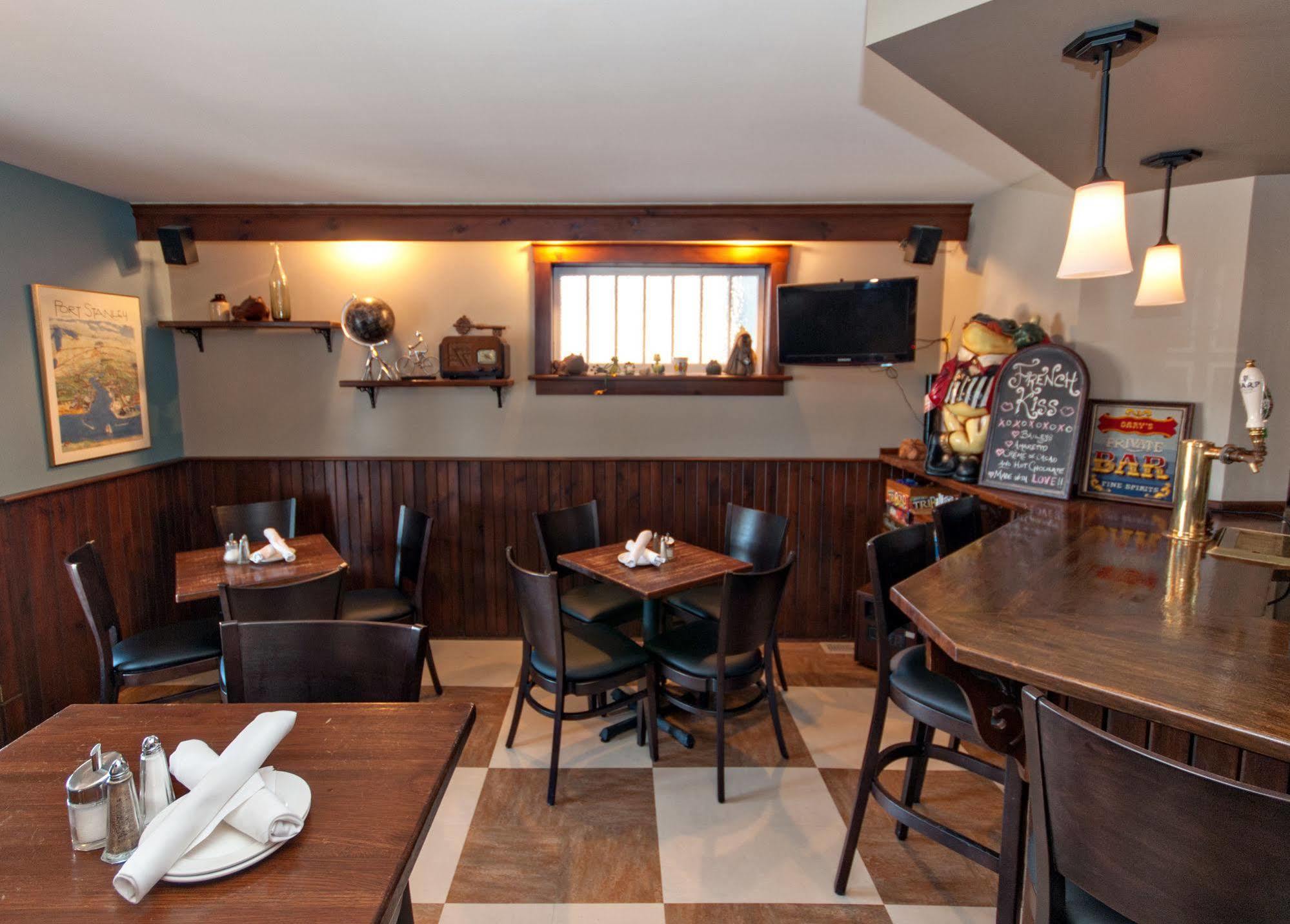 Kettle Creek Inn Port Stanley Bagian luar foto