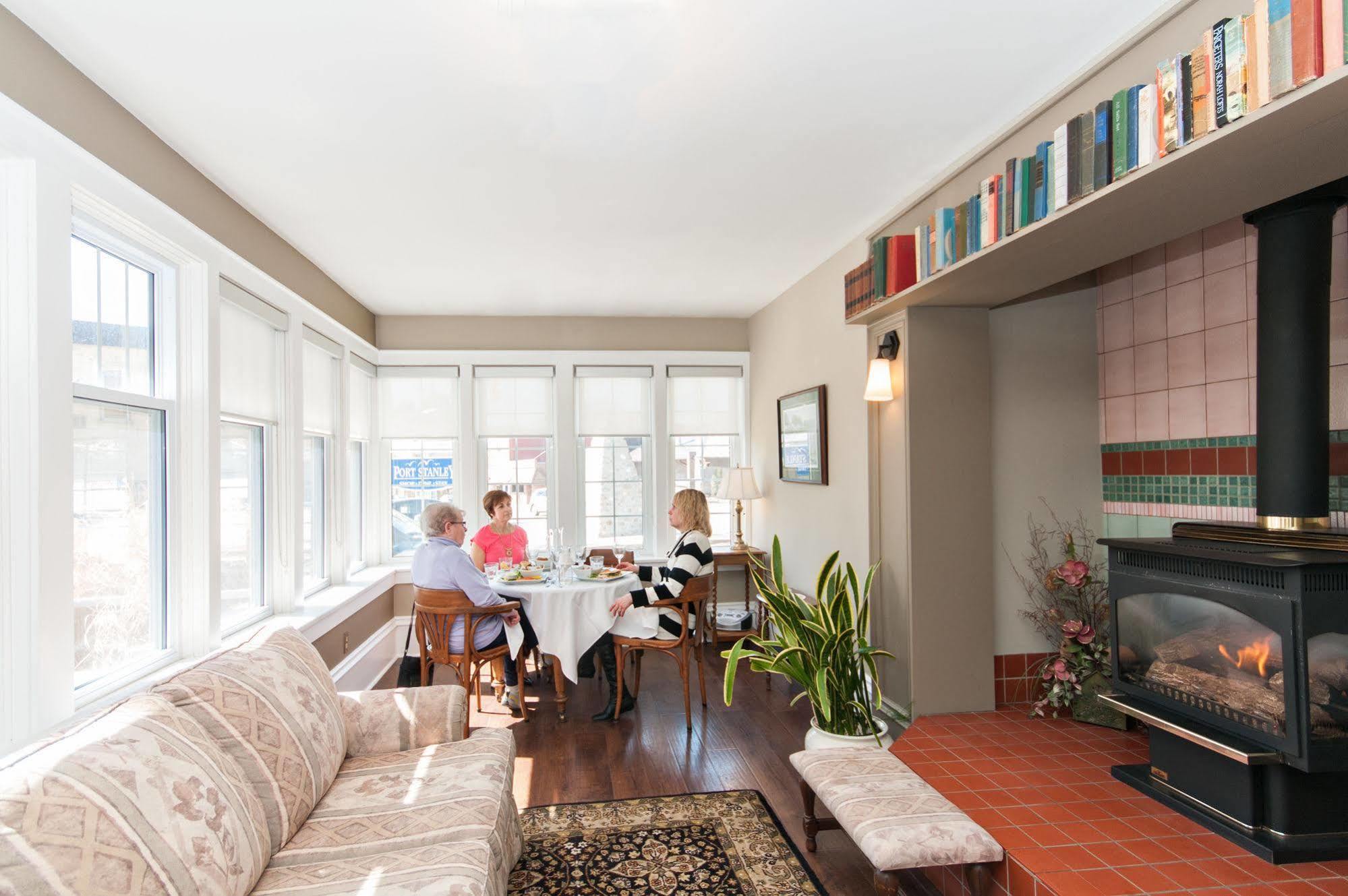 Kettle Creek Inn Port Stanley Bagian luar foto